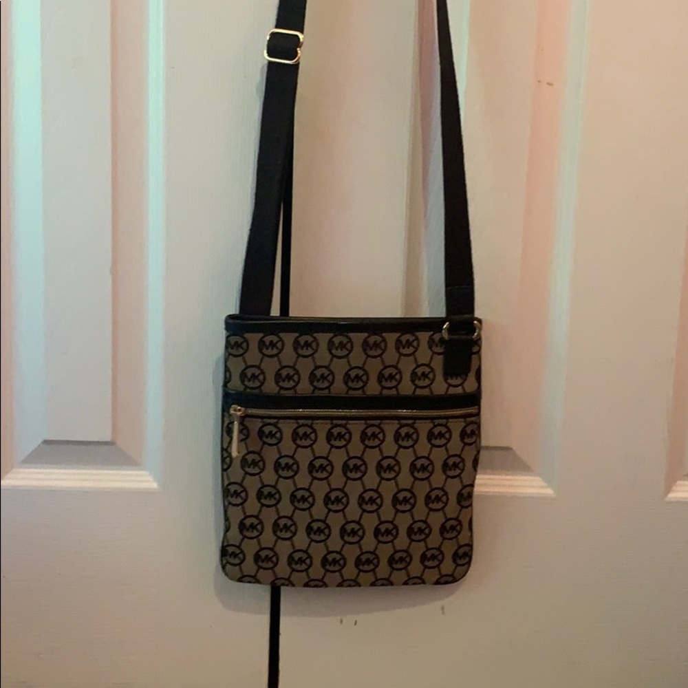 MK cross body